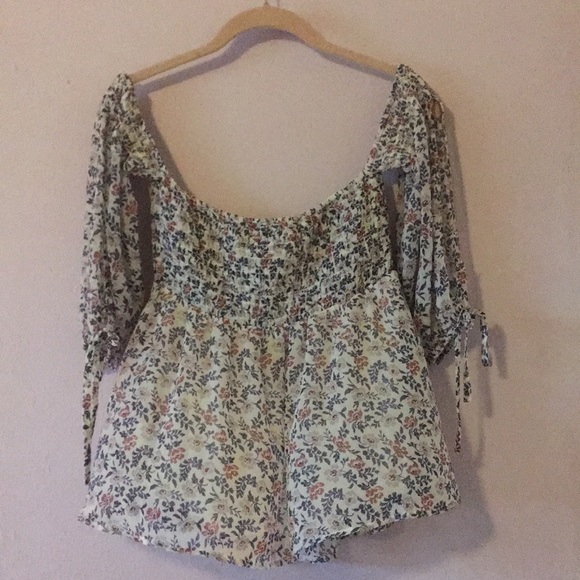 Top - Picture 2 of 2